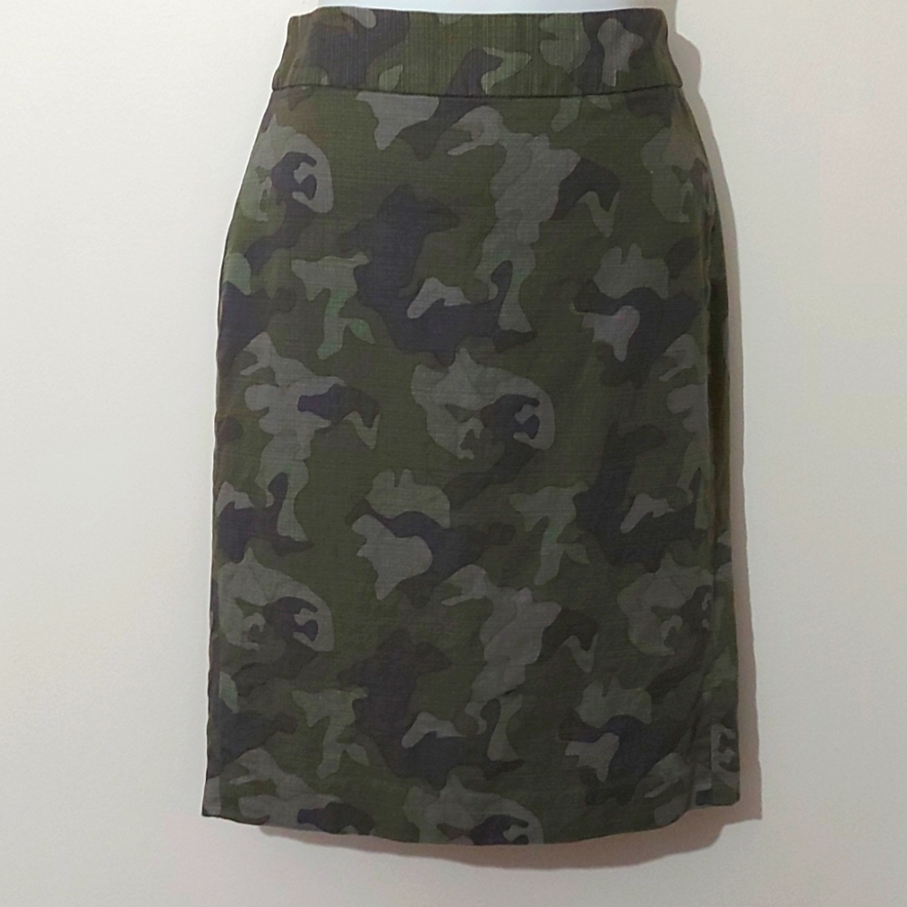 Banana Republic Camouflage Skirt
